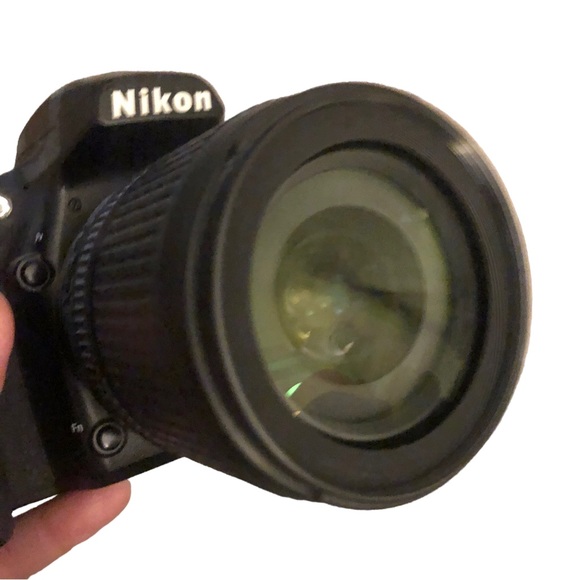 Nikon D750 DSLR Digital Camera + 2 lens, battery, charger, cleaning kit, and box - Picture 14 of 15